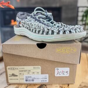 KEEN Uneek Slice Fade Two Cord Adjustable Fit Sandals Magnet/Misty Jade Womens 9